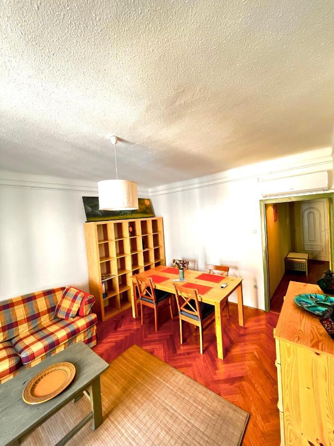 Green Apartman Apartment